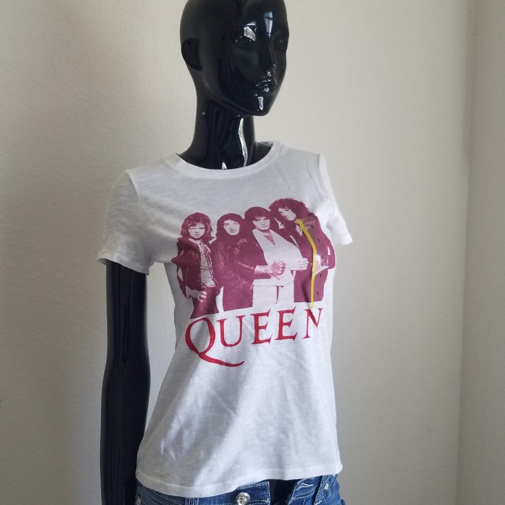 NWT Queen Band Graphic T Shirt